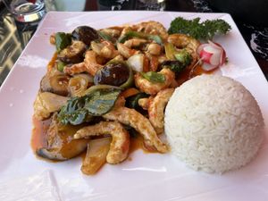 Wok of scampi in Thai basil sauce with rice  at Origami in Esch-sur-alzette