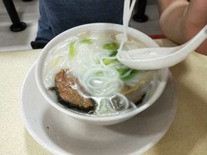 素鱼片米粉汤 at Yi Pin Xiang  in North Singapore