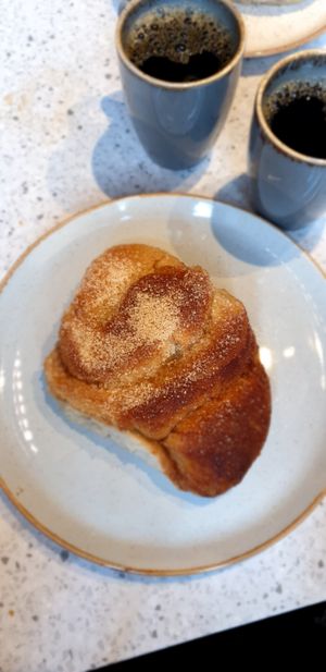 Vegane Zimtschnecke at Godt Brød Fløyen in Bergen