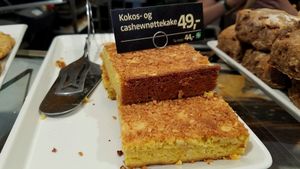 vegan cakes at Godt Brød Fløyen in Bergen
