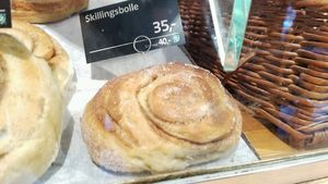 cinnamon rolls at Godt Brød Fløyen in Bergen