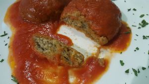 INSIDE: Polpette di lenticchie al sugo di pomodoro - Lentil patties with tomato sauce at Piperita in Casalnuovo Di Napoli