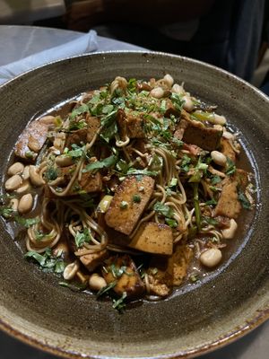 Noodles veganos con tofu  at Tables - Maybe closed in Ferrel