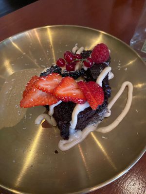 Sticky dates cake: a bit too salty at Golden Temple in Amsterdam