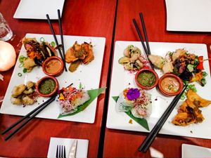 Appetizer combo for 4 people at Golden Temple at Golden Temple in Amsterdam