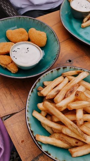 Nuggets mit Pommes at Bidges & Sons Reeperbahn in Hamburg