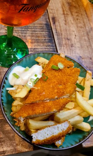 "Fish" and chips 🌱 at Bidges & Sons Reeperbahn in Hamburg