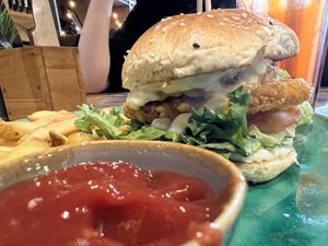 hawai'i burger  at Bidges & Sons Reeperbahn in Hamburg