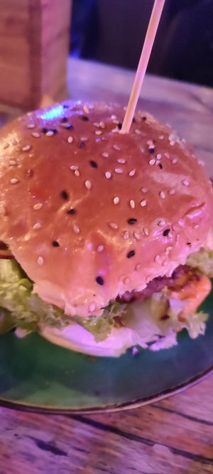 Guacamole-Champignon-Burger NEW at Bidges & Sons Reeperbahn in Hamburg