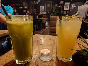 Hausgemachte Limonaden - Basilikum & Orange, Ingwer, Rosmarin at Bidges & Sons Reeperbahn in Hamburg