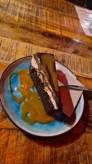 Snickers Torte at Bidges & Sons Reeperbahn in Hamburg