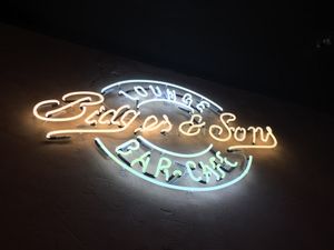 logo at Bidges & Sons Reeperbahn in Hamburg