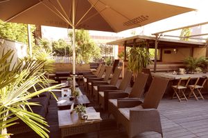 rooftop terrace at Bidges & Sons Reeperbahn in Hamburg