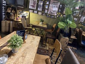 inside at Bidges & Sons Reeperbahn in Hamburg