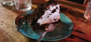 Vegan cake at Bidges & Sons Reeperbahn in Hamburg