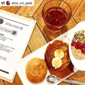 breakfast at Le Labo in Lyon