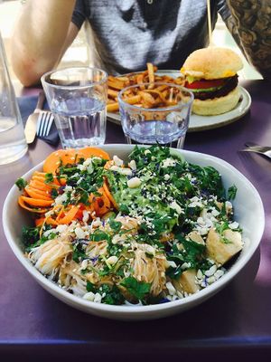 Buddha bowl Asia at Oh My Greens in Montpellier