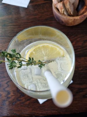 Zitronen-Thymian-Spritz at Jahreszeiten Gastronomie in Trier