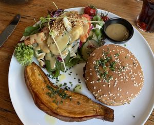 The cashew burger April 2025  at De Spelleplekke 3 in Koksijde