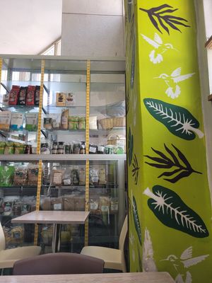 tienda ecológica at Loto Azul Vegetariano in Bogota