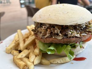 Burger and fries #Veganuary at Loto Azul Vegetariano in Bogota