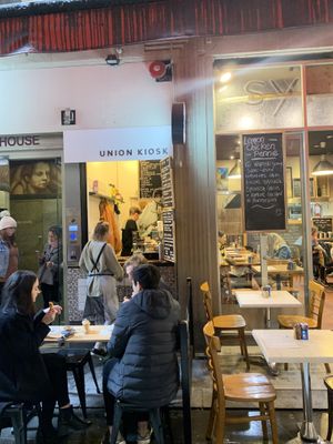 Atmospheric laneway location at Union Kiosk in Melbourne