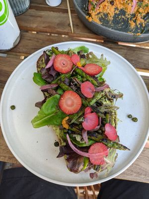 Open sandwich "In Season" at Terrarea in Matosinhos