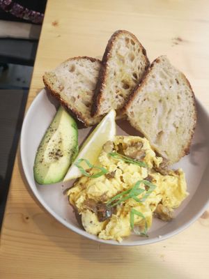 Scrambled egg with vegan sausage dish at Terrarea in Matosinhos