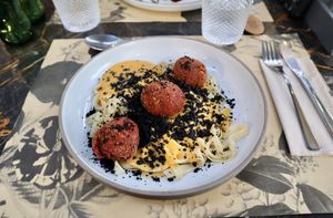 Almôndegas de beterraba at Terrarea in Matosinhos