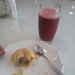 Empada veg e suco de frutas vermelhas #Veganuary at Delicias da Aninha in Joao Pessoa