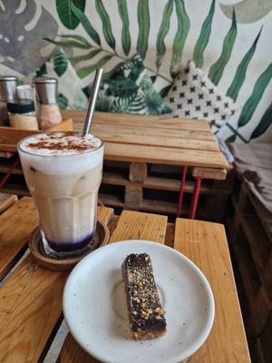 Snicker, Butterfly Pea Latte at The Factory Cafe in Koh Tao