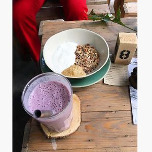 House Granola and healthy smoothie at The Factory Cafe in Koh Tao