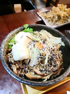 Vege option. Mushroom rice at Sān Běn ShǒuGōng LāMiàn 三本手工拉麵 in Taipei