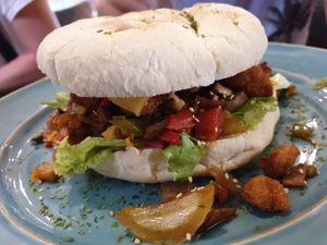 untasty burger at Coraçao Vegano in Funchal