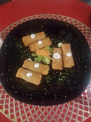 Spring rolls at Coraçao Vegano in Funchal