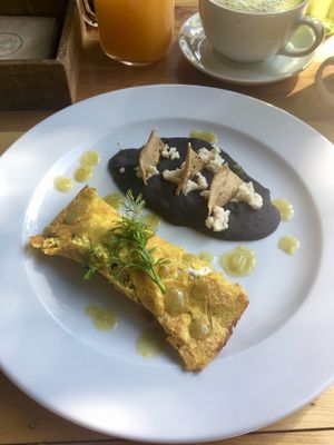 Spinach omelette at Plan V Cafe in Mexico City