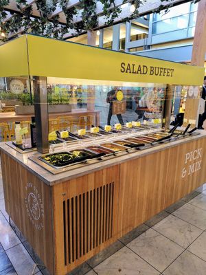 Salad Bar with plenty of vegetables and cereals at OSL - Haven - E8 in Gardermoen