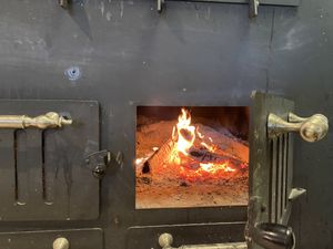 Owen heated with renewable ressources - Wood 🪵🪵🪵🪵🪵 at Falafel King in Aarhus