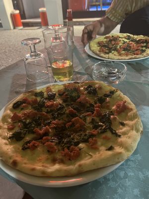 The ‘meat’ pizza  at Veganfruttariano in Milan