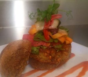 Veganburger-sweet&sour salad at Djoyn in Den Bosch