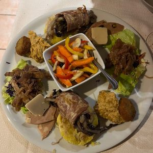 Cicchetti misti  at Ecosteria Parco Santi Angeli in Santi Angeli