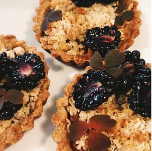 Apple crumble with blackberries at Yellow Rose in Copenhagen