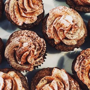 raspberry and chocolate cupcakes at Yellow Rose in Copenhagen