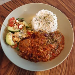 Chili sin carne with kidney beans and rice at Cafe Juli in Aachen