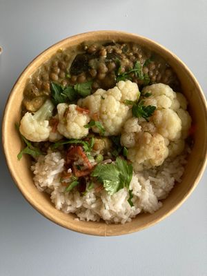 Vegan dahl  at L'Incubateur de Fraîcheur in Paris
