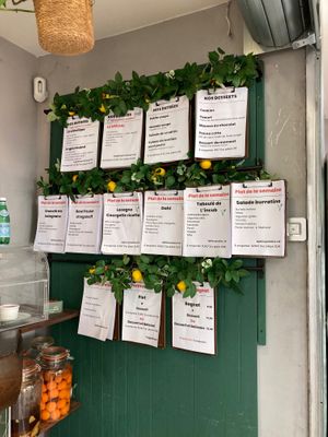 Menu at L'Incubateur de Fraîcheur in Paris