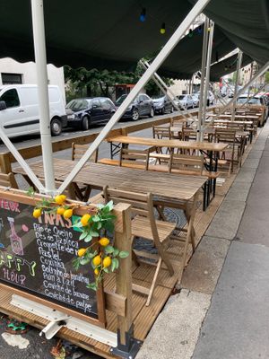 Terrace at L'Incubateur de Fraîcheur in Paris