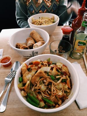 Yellow curry noodles with tofu at Tasty Bowl in Hasselt