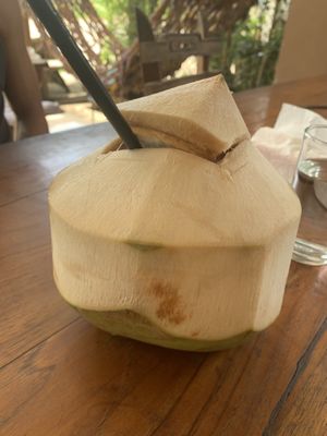 Bebida de coco  at Bom Bowls in Pai