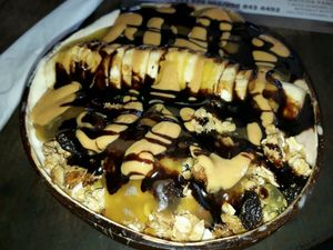 Snickers Bowl (Amazing) at Bom Bowls in Pai